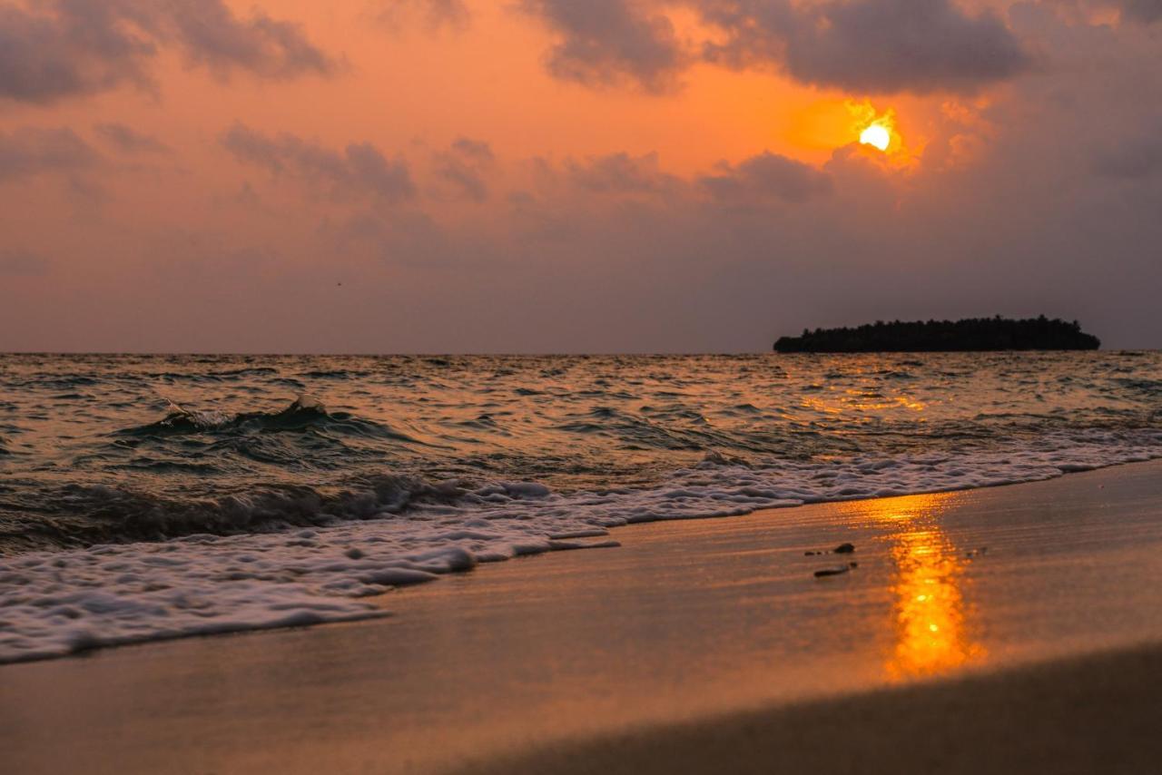 Brickwood Rasdhoo- Beach Front Exterior photo